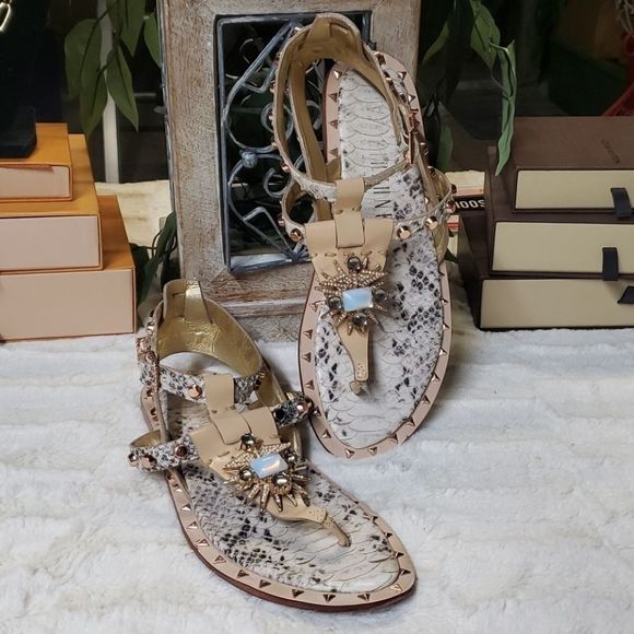 Ivy kirzhner outlet sandals